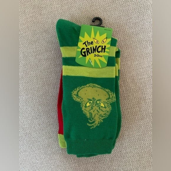 Dr. Seuss The Grinch 2 Pairs Casual Socks - Picture 2 of 9